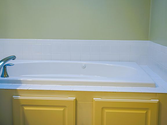 5th image of 8136 Golden Oak Ln
