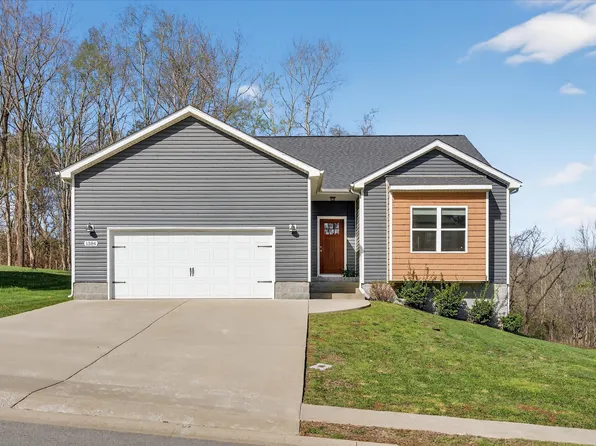 1384 Sussex Dr, Clarksville, TN 37042