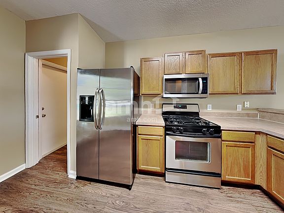 3rd image of 3727 Mount Carmel Ln