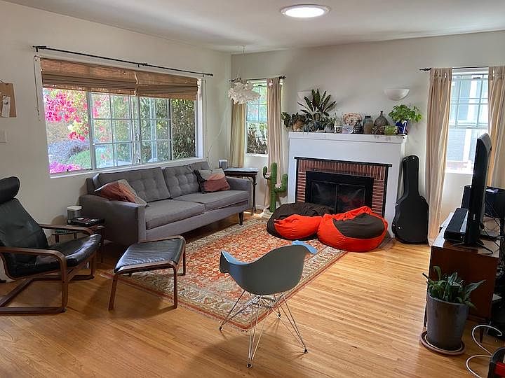 1st image of 2343 Pier Ave