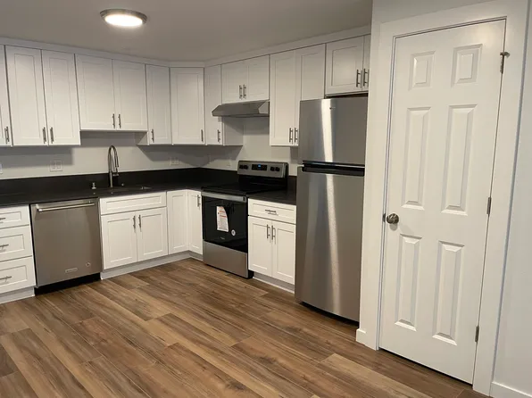 548 Front St S APT 2, Issaquah, WA 98027