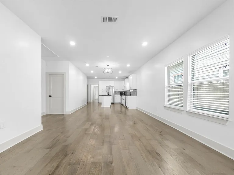 1809 Hardy St — Photo 4