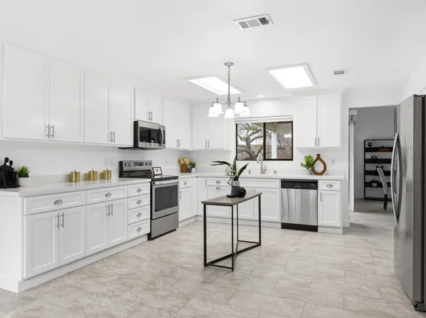 605 Sandpiper Cir, Lodi, CA 95240