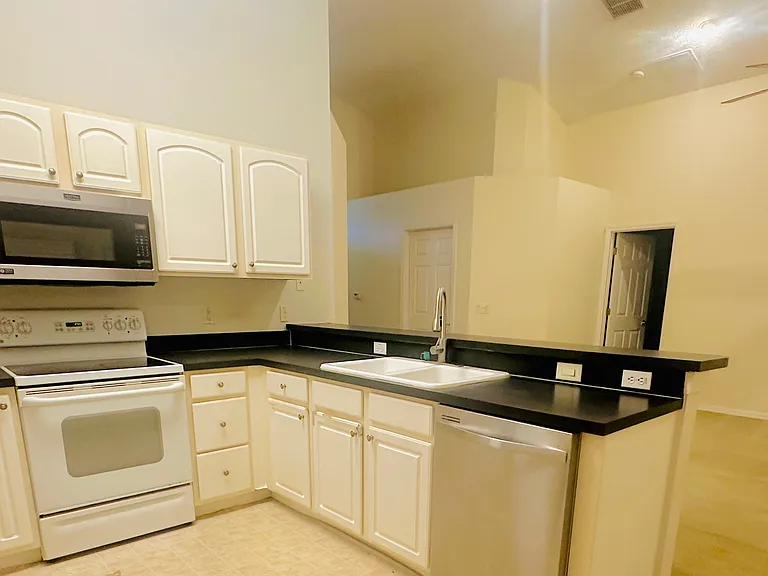 9988 Portofino Dr — Photo 6