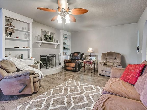5th image of 11823 SE 128th St