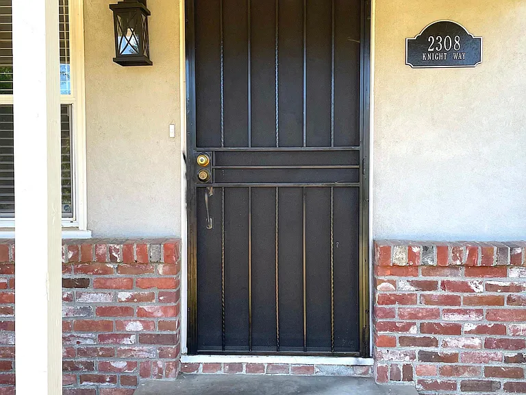 2308 Knight Way — Photo 3