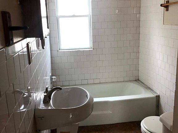 3rd image of 11600 Mitchell St APT 1R