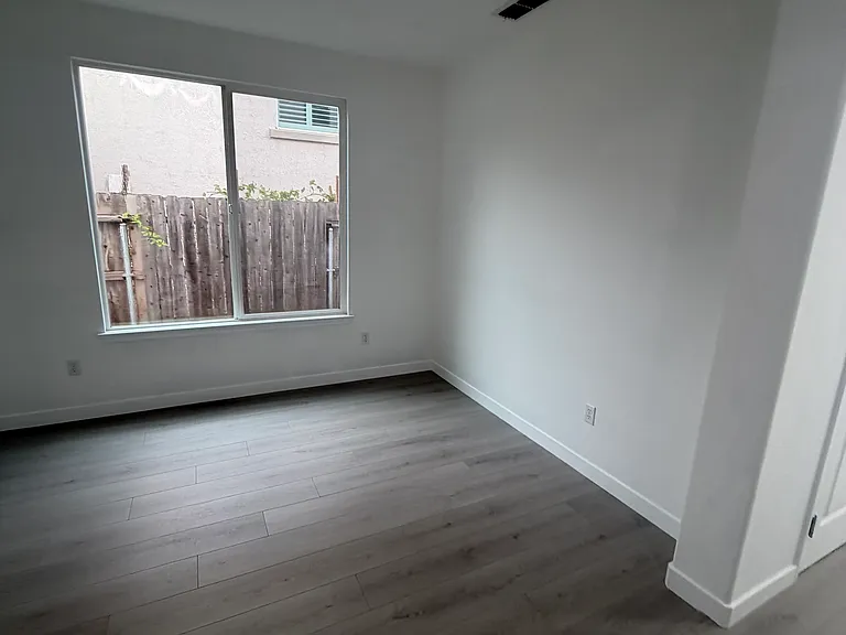 109 Cropton Ct — Photo 17