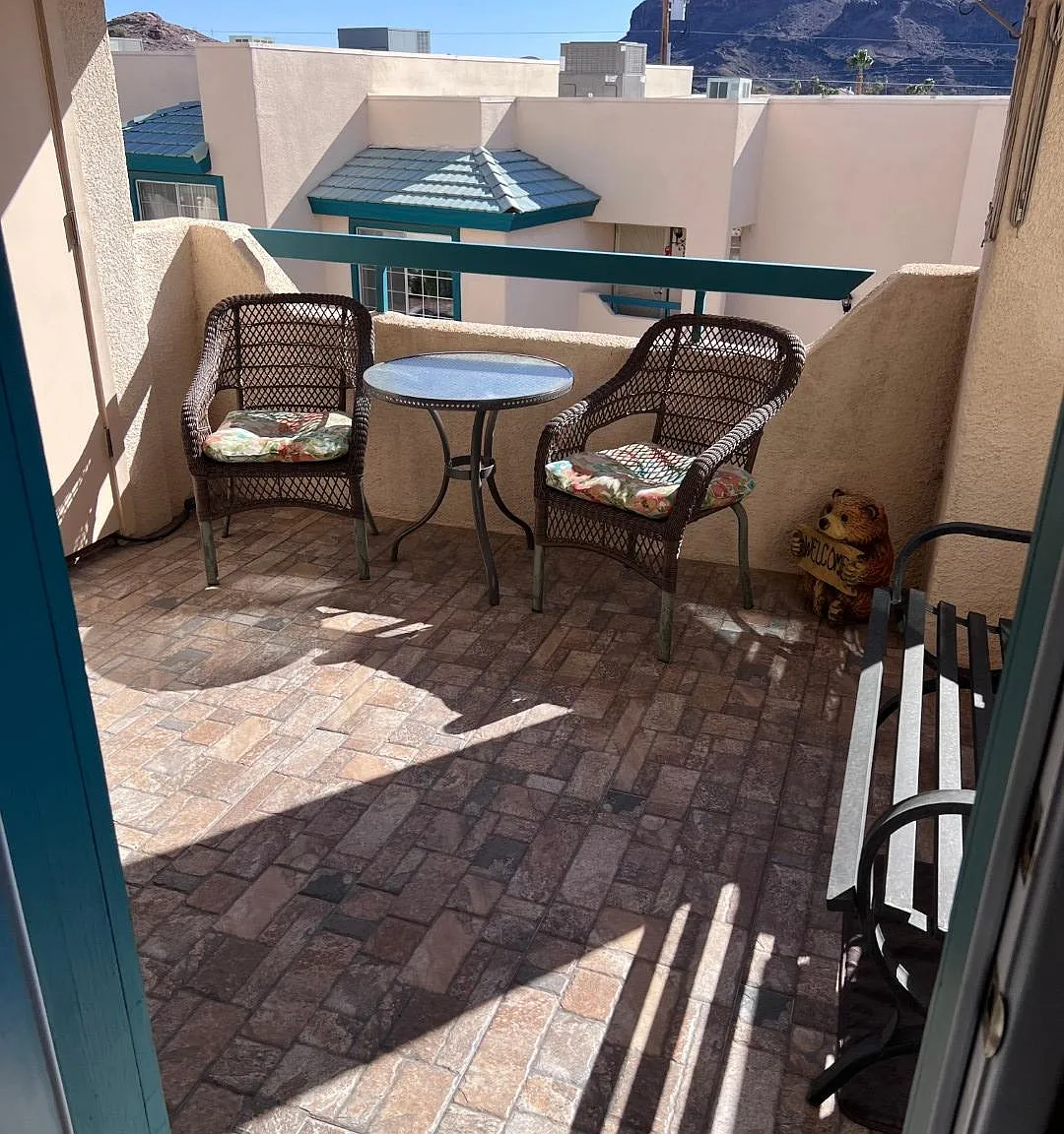 2 bed, 911 sqft, $1,400 — Photo 2