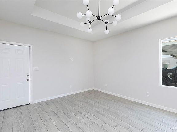 3rd image of 1006 Sugar Garden Dr