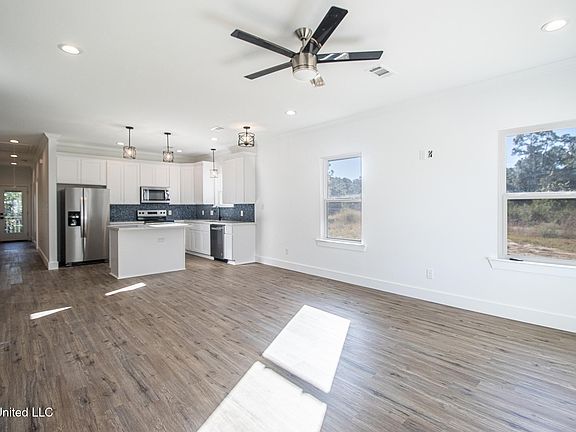 4th image of 21628 Sandstone Ln