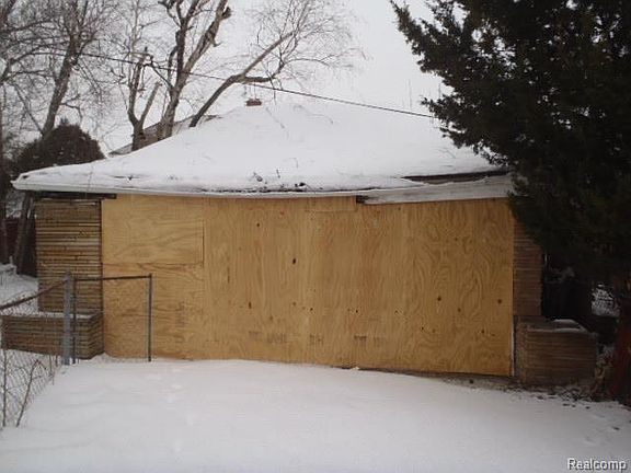 2nd image of 11131 E Outer Dr