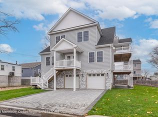 907 Center St, Keyport, NJ 07735