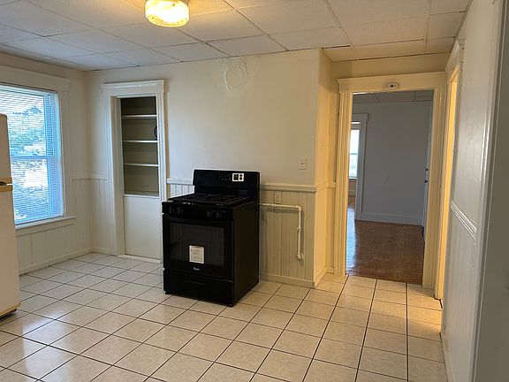 4th image of 81 Illinois St APT 3