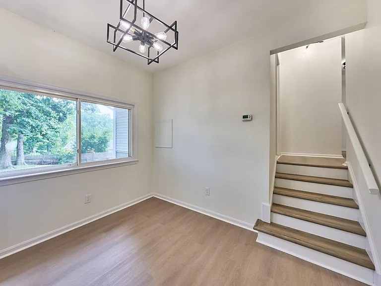 2924 Gracefield Rd — Photo 38
