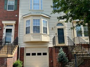 7040 Gatton Sq, Alexandria, VA 22315