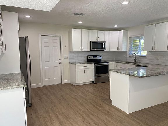 4th image of 2751 NE 26th Ter