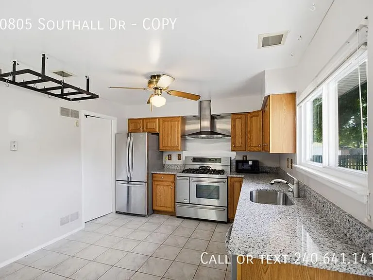 10805 Southall Dr #COPY — Photo 11