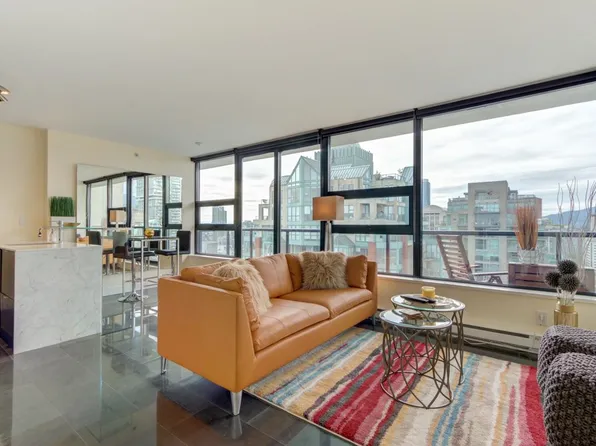 928 Homer St #3202, Vancouver, BC V6B 1T7