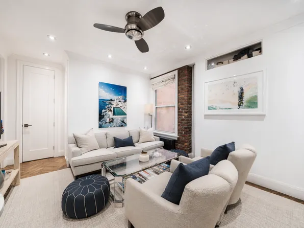 162 W 13th St APT 2, New York, NY 10011