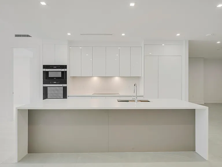 220 Lake Shore Dr #704 — Photo 9