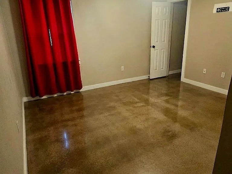 8708 Montclair St — Photo 7