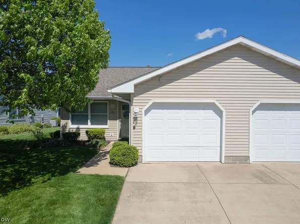 249 W Heatherwood Dr, Barberton, OH 44203