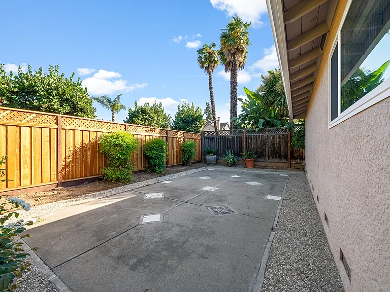1534 Robsheal Dr — Photo 11