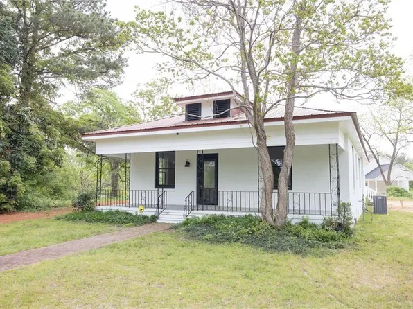 9020 Mullin Stroud Rd, Smiths Station, AL 36877