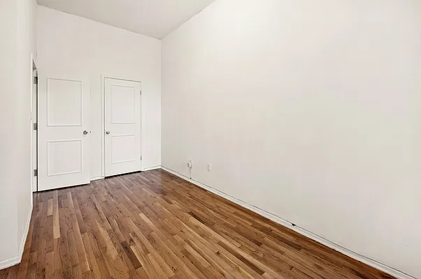 Rented by Link NY Realty | media 14