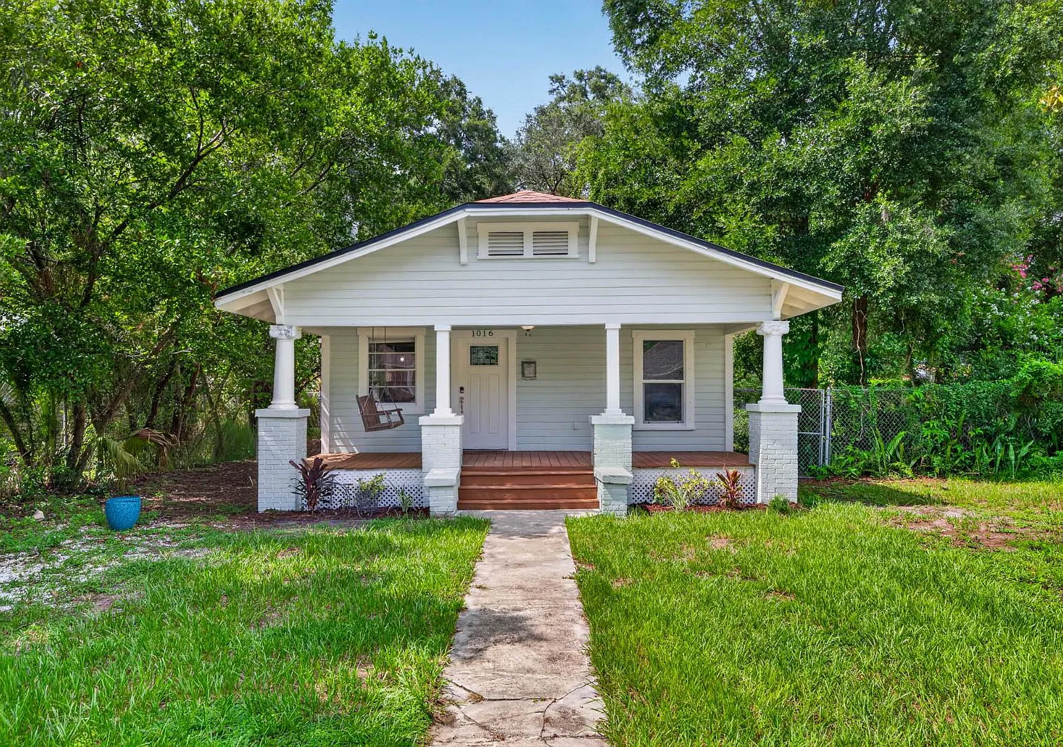 1016 E Ida St — Photo 2