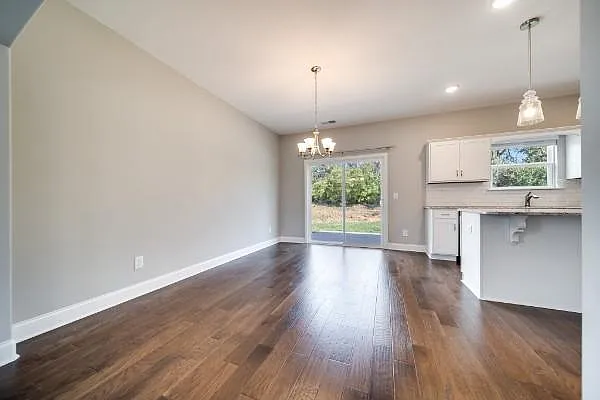1398 Wentworth Dr — Photo 8