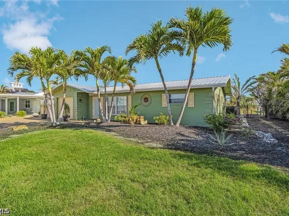 3664 Bayview Ave, Saint James City, FL 33956
