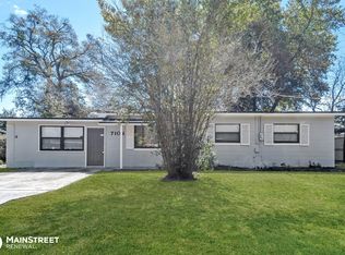 7104 Pellias Rd, Jacksonville, FL 32211