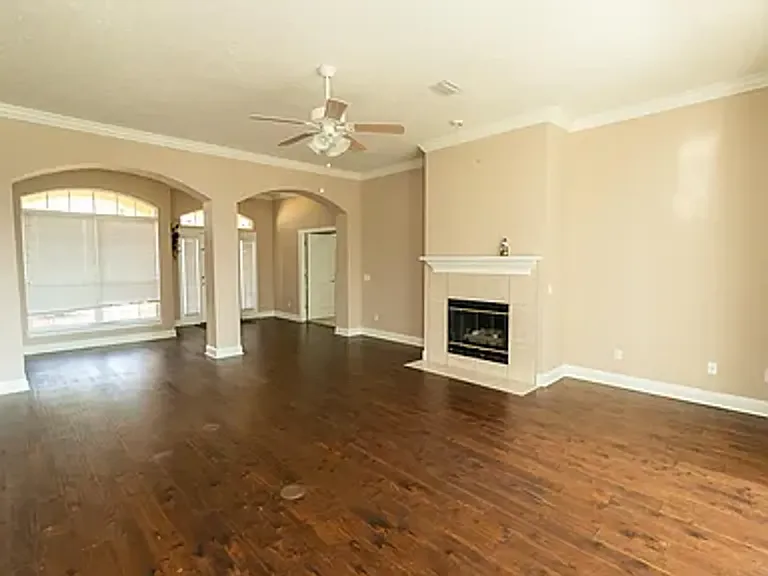 1517 Inverness Rd — Photo 2