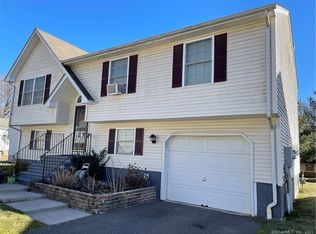 37 Gaines Dr, Hartford, CT 06120