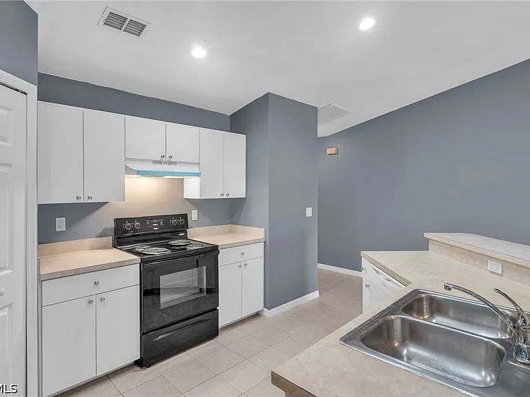 1245 SE 6th St — Photo 13