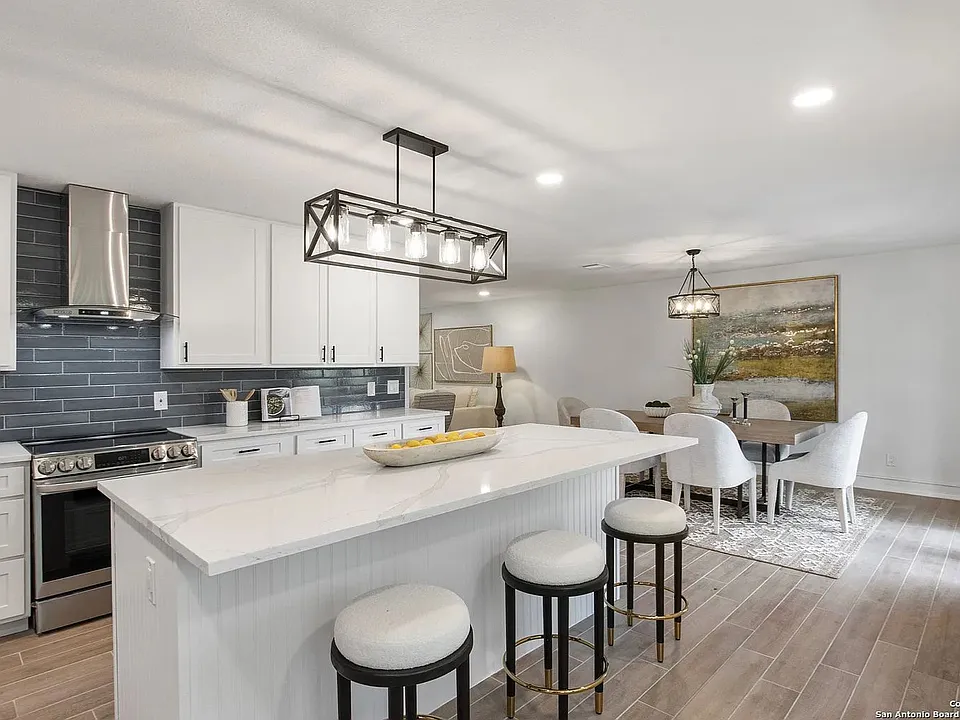 123 E Brandon