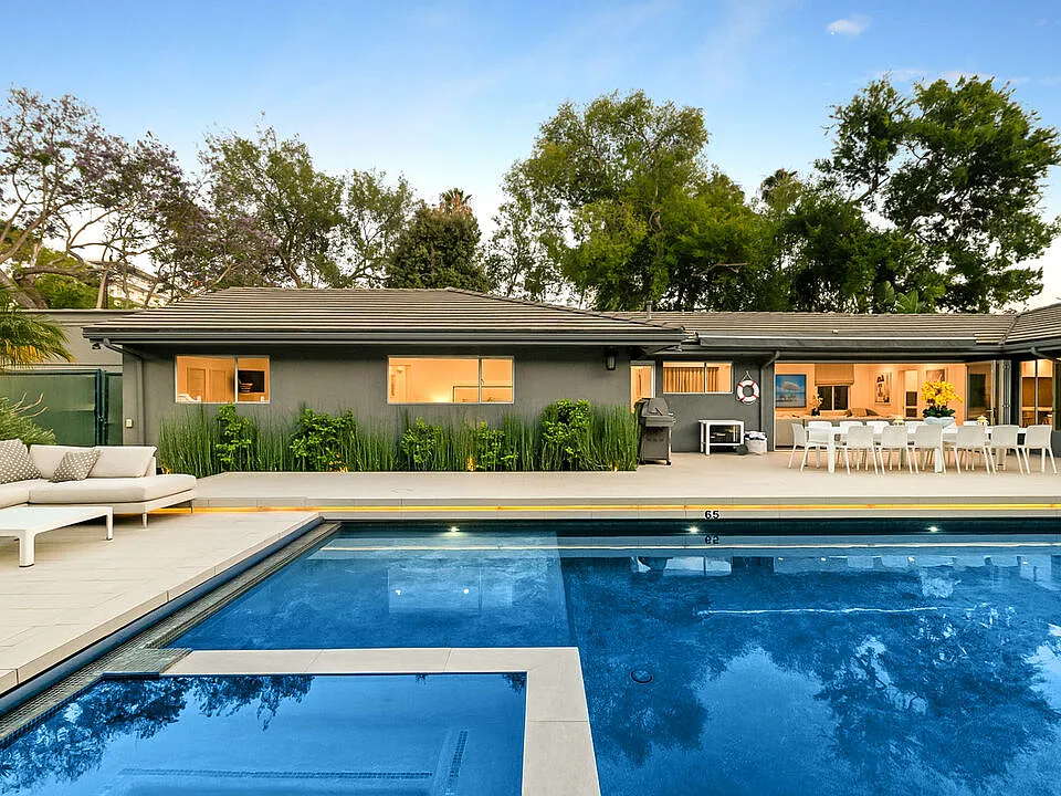 602 N Whittier Dr