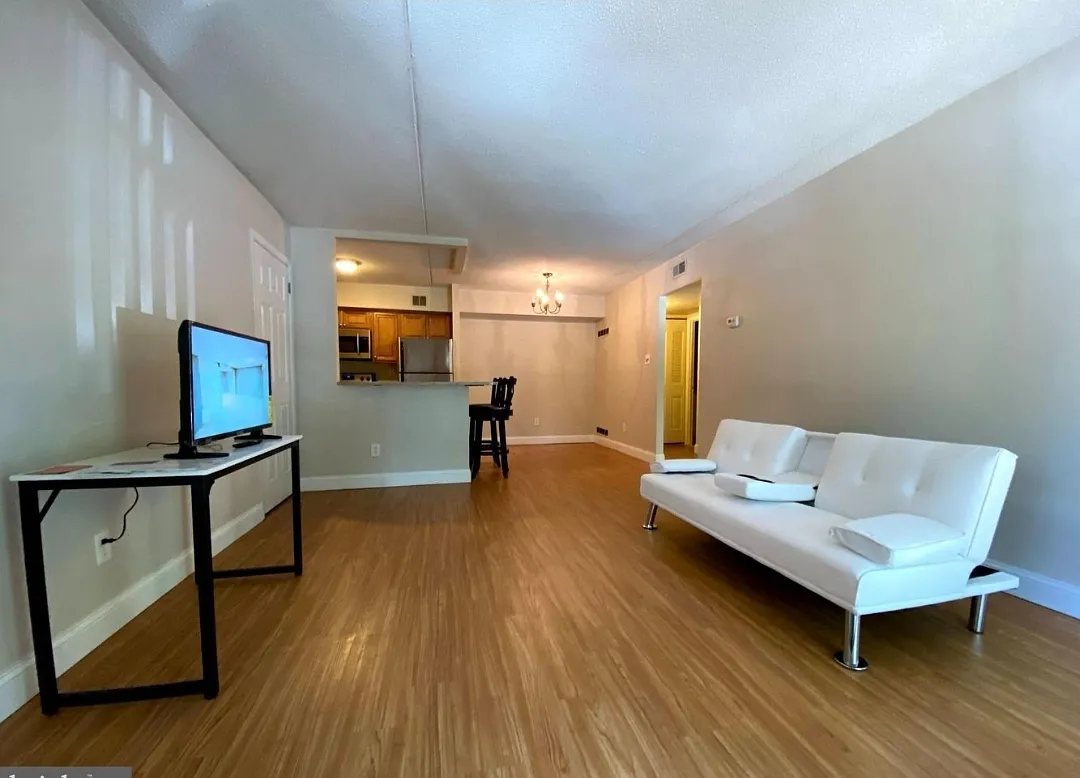 1 bed, 1.0 bath, 625 sqft, $1,215 — Photo 3