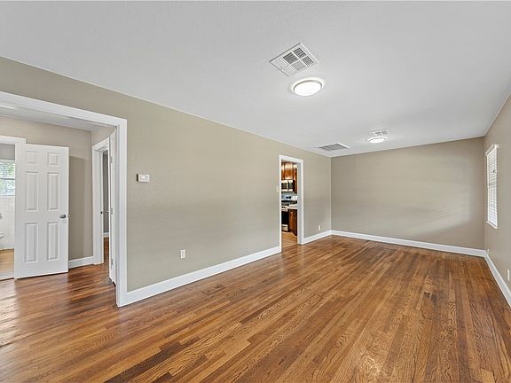5th image of 1304 3a St #Mc