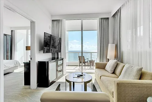 4391 Collins Ave Photo 1