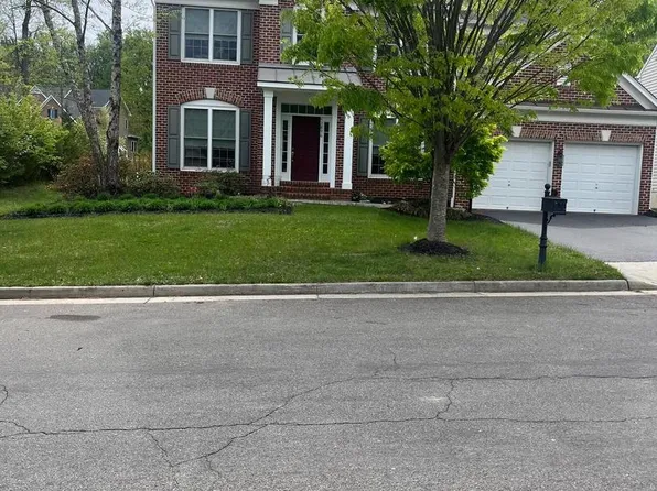 43896 Churchill Glen Dr, Chantilly, VA 20152
