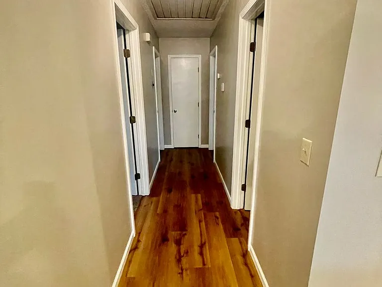 616 E Barbara Ct — Photo 13