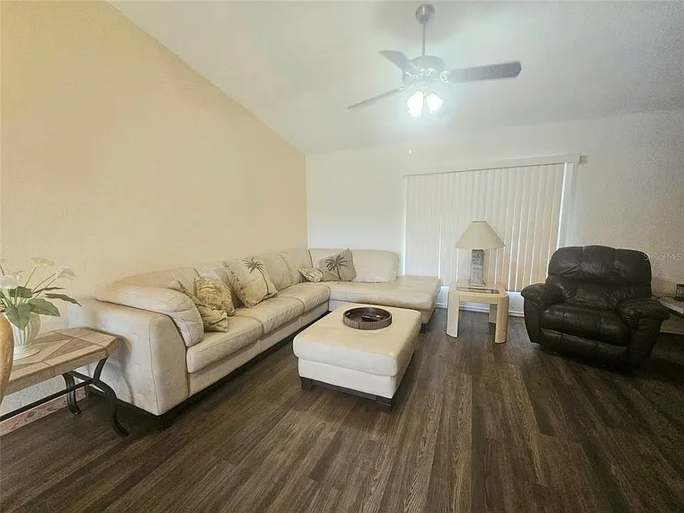 1011 Tropical Ave NW — Photo 10