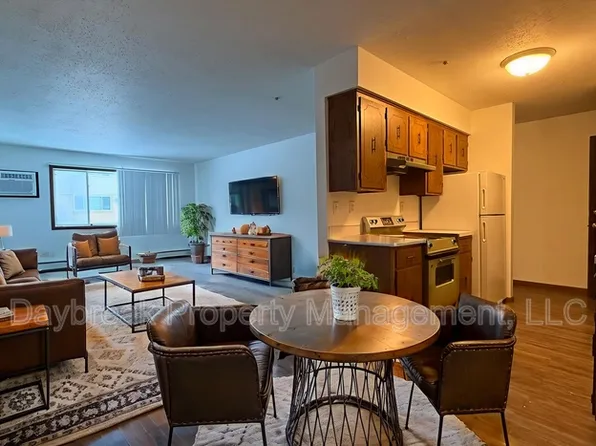 3024 9 1/2 St N, Fargo, ND