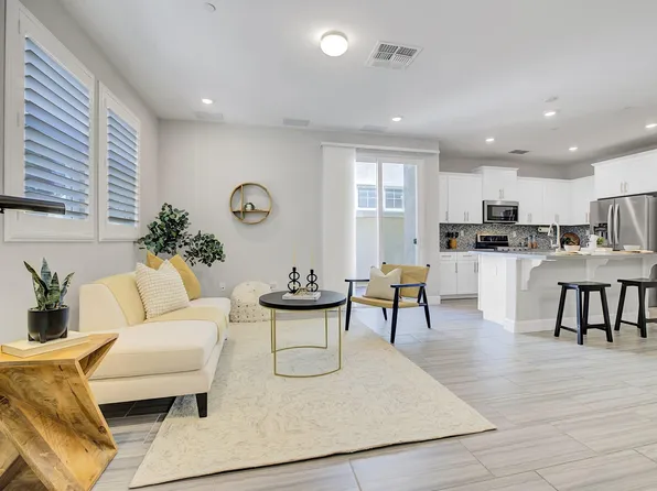 24237 Nora Cir, Hayward, CA 94545