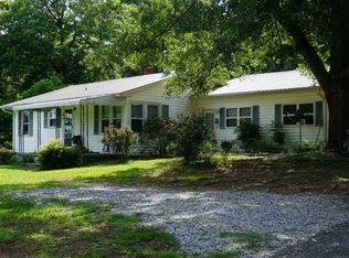 243 Sandy Plains Rd, Tryon, NC 28782