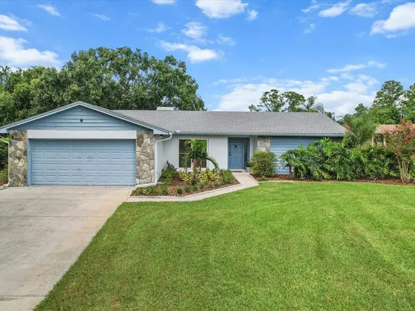 18645 San Rio Cir, Lutz, FL 33549