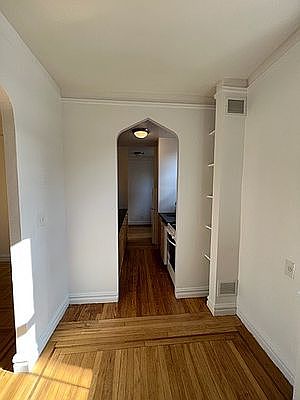 4th image of 111 W 94th St APT 5B